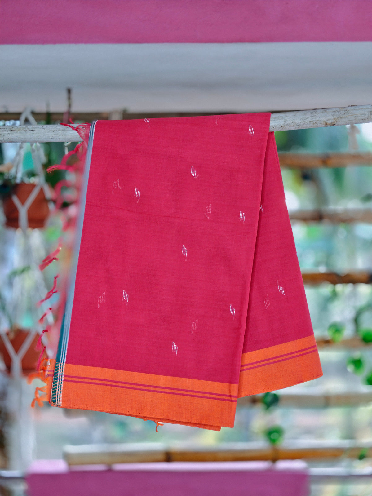 SriNakshGeeth Udupi Handloom GI Tagged Saree – Pink & Orange Sudha Special 60 Count (Leaf Motif Embroidery)