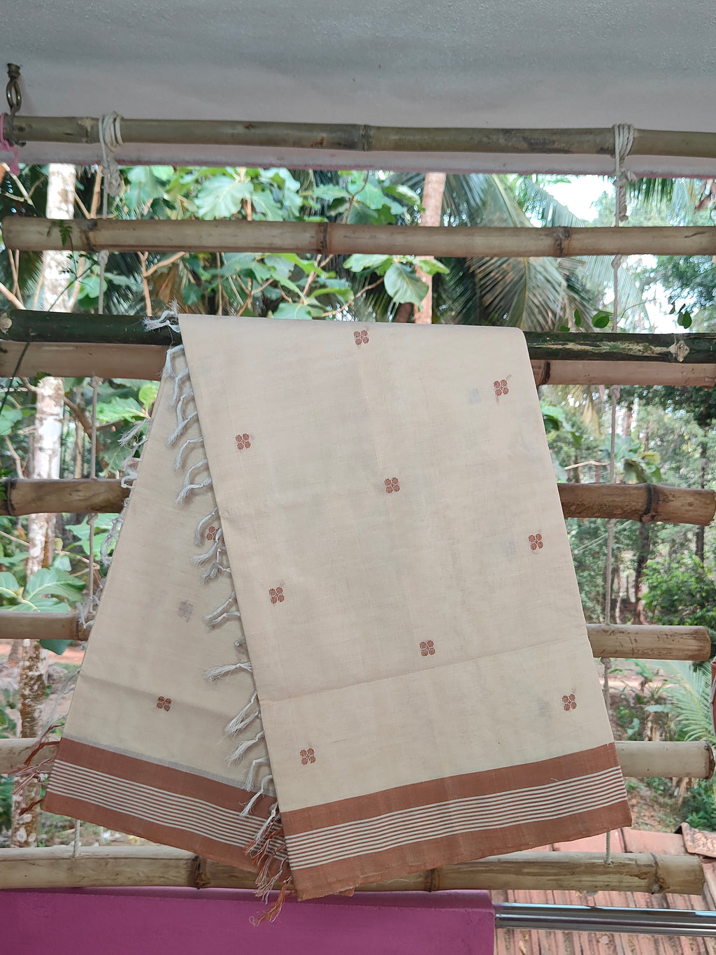 SriNakshGeeth Kalpana Special Udupi Handloom GI- Tagged Saree – Sand Beige Body with Rose Pallu